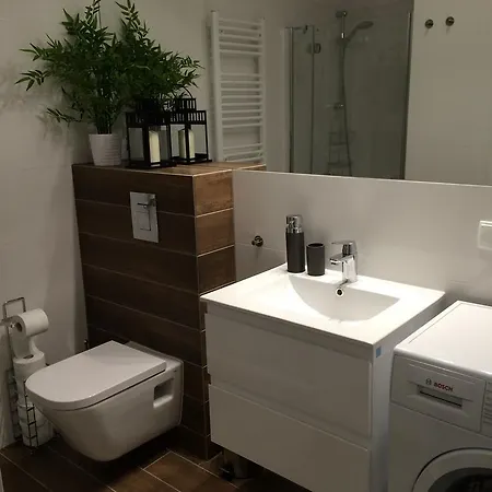 Apartamentyprzymorzu 008 Z Basenem Tarasem I Ogrodkiem Lägenhet
