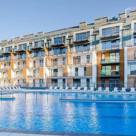 Apartamentyprzymorzu 008 Z Basenem Tarasem I Ogrodkiem Lägenhet Kołobrzeg