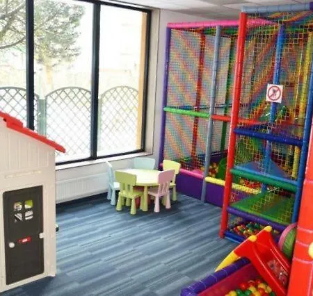Apartamentyprzymorzu 008 Z Basenem Tarasem I Ogrodkiem Lägenhet Kołobrzeg